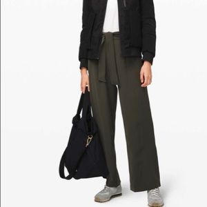 LuLuLemon Athletica dark olive noir pant NWT